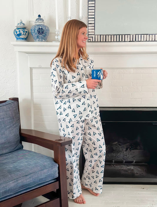 Long Sleeve/Pant Pajamas – Navy Hearts