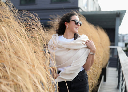 Cashmere Wrap - Off White Herringbone