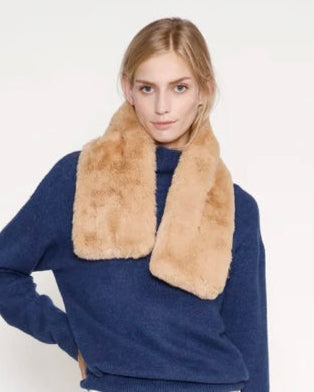 Faux Fur Keyhole Scarf – Camel